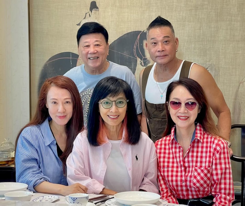 夏雨狀態回春，頭髮濃密程度令人驚訝。