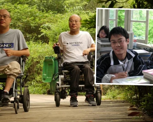 雙胞胎兄弟襲前文和襲後武齊齊考上大學,成軟件工程師。 網圖