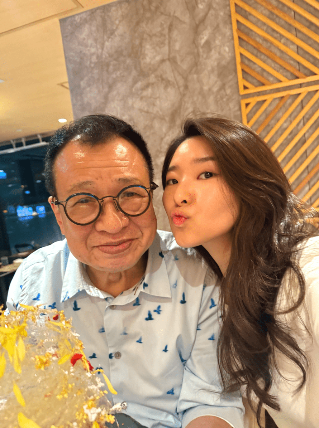 提到父親,Charmaine還大爆當年父親花了7年時間追求母親。 提到父親,Charmaine還大爆當年父親花了7年時間追求母親。