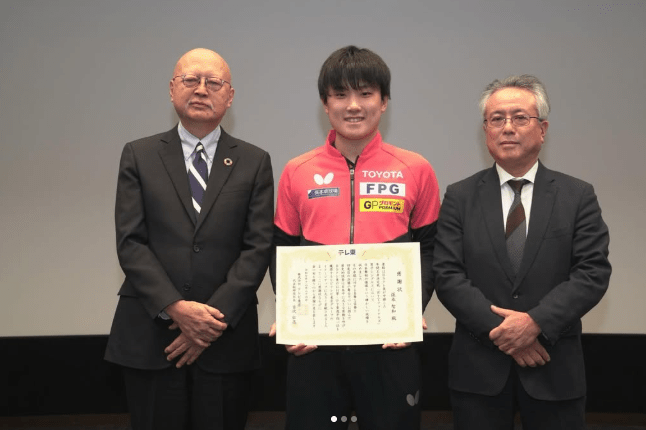 张本智和扬言明年带领日本争取世乒赛团体冠军。 张本智和IG