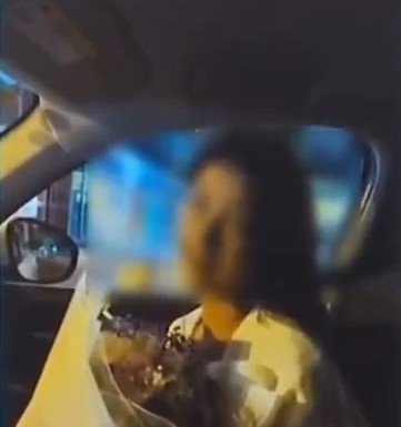男事主兩年多內向女主播打賞逾1700萬元人民幣。北京時間 男事主兩年多內向女主播打賞逾1700萬元人民幣。北京時間