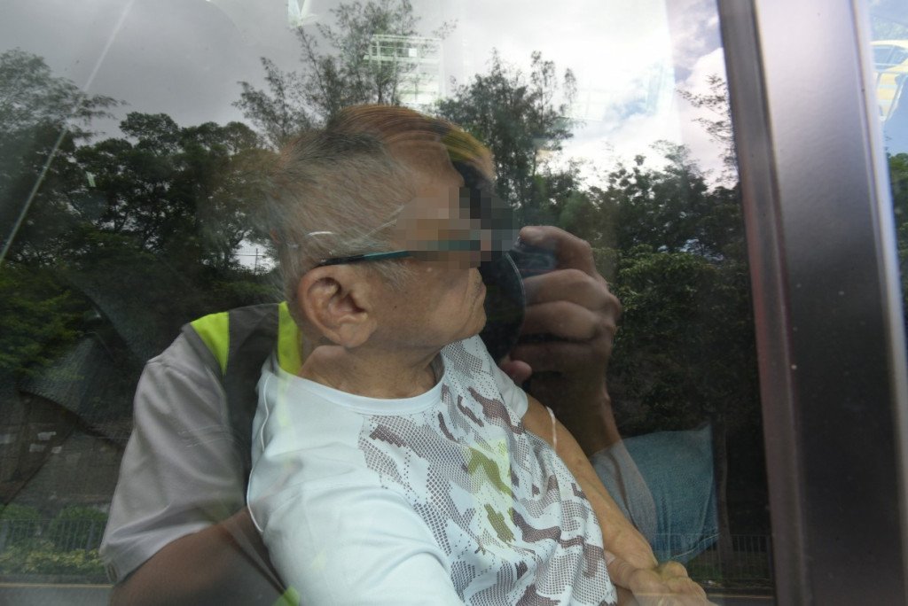 涉案76歲姓何小巴男司機，早前已因涉嫌危駕被捕。