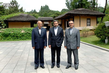 2012年，伊朗副外長曾率團訪北韓。