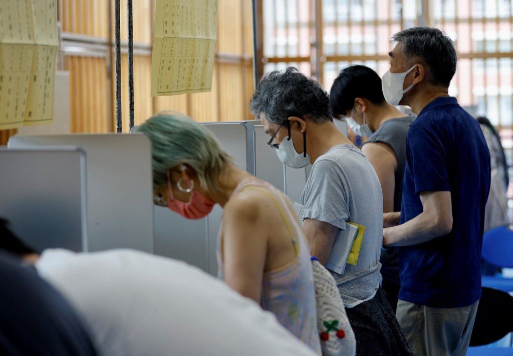 日本參議員任期6年，參議院選舉每3年舉行一次，每次改選一半議席。路透社圖片