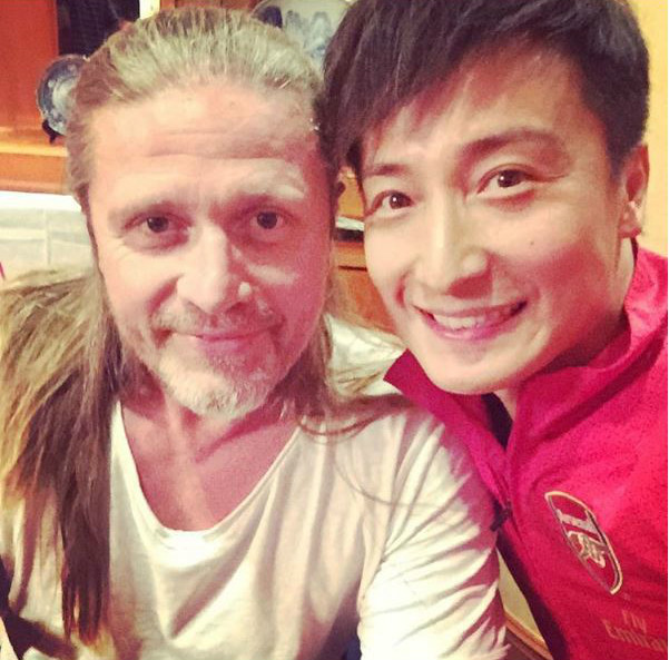 前巴塞成員Emmanuel Petit也曾被小方集郵。