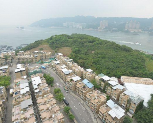 一名男子在馬灣村屋寓所內燒炭亡。 資料圖片