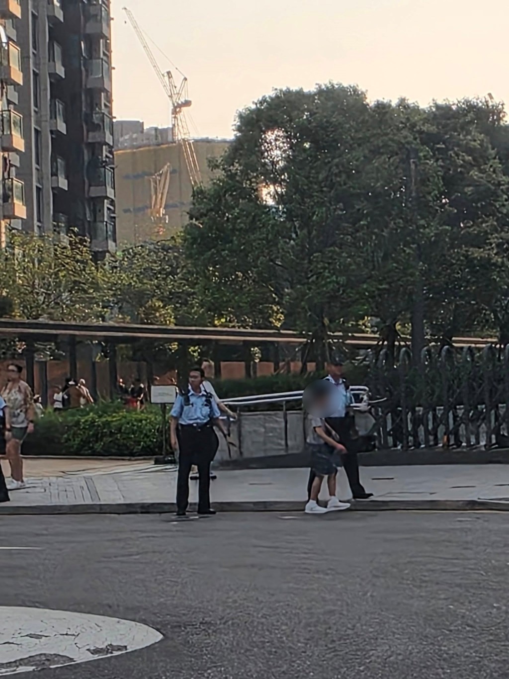 警員到場調查。 警員到場調查。