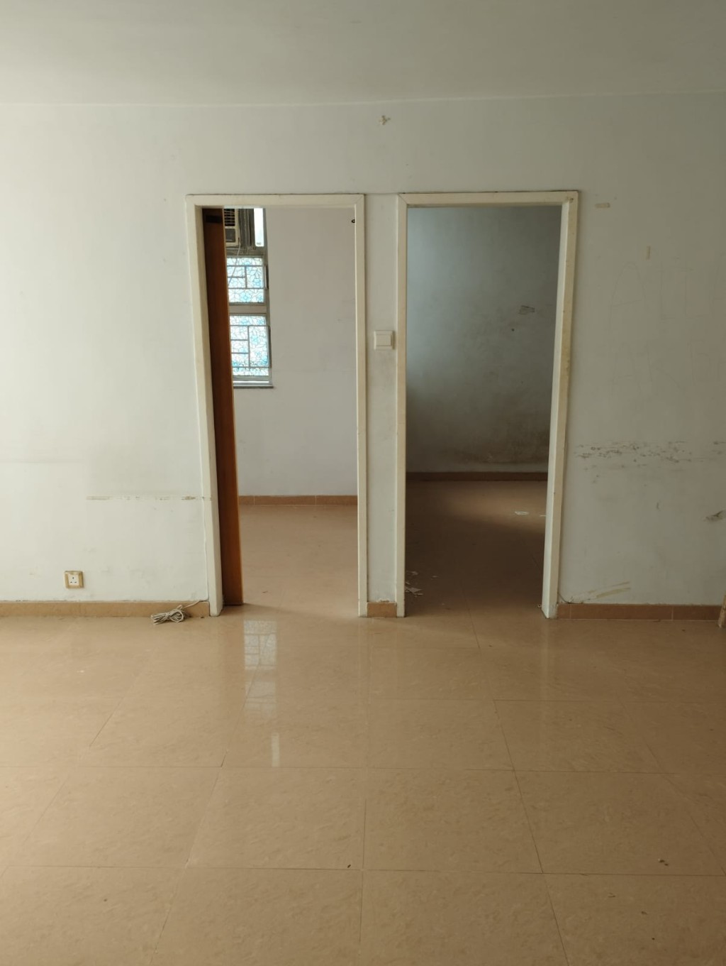 單位2房間隔，開拍價468萬元。