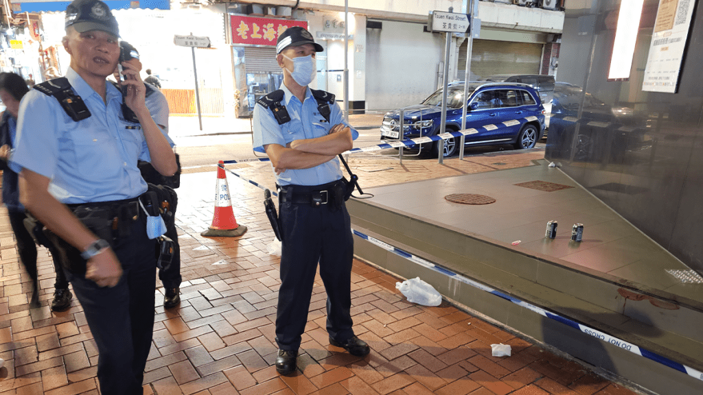 因錢銀問題釀血案 女子擸𠝹刀割胞兄頸 涉傷人被捕