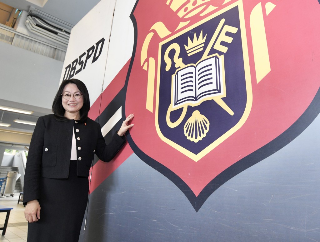 拔萃男書院附屬小學何建儀校長(圖片來源:星島新聞集團資料庫) 拔萃男書院附屬小學何建儀校長(圖片來源:星島新聞集團資料庫)