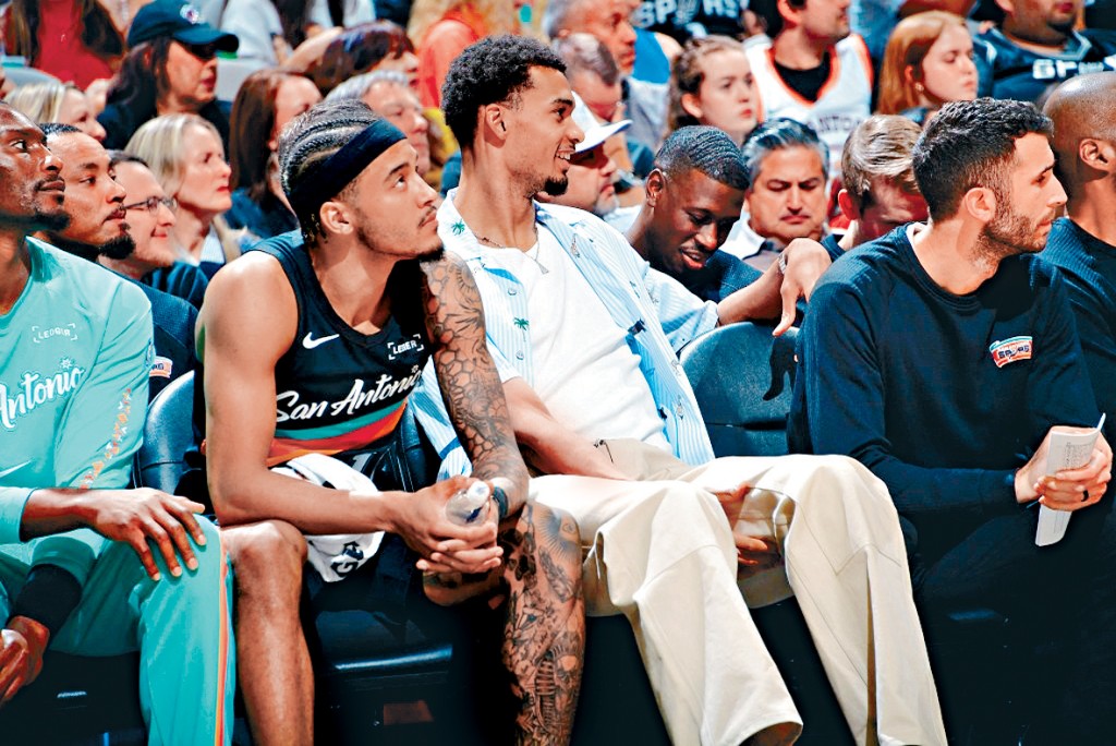 雲班耶馬小腿受傷缺陣。