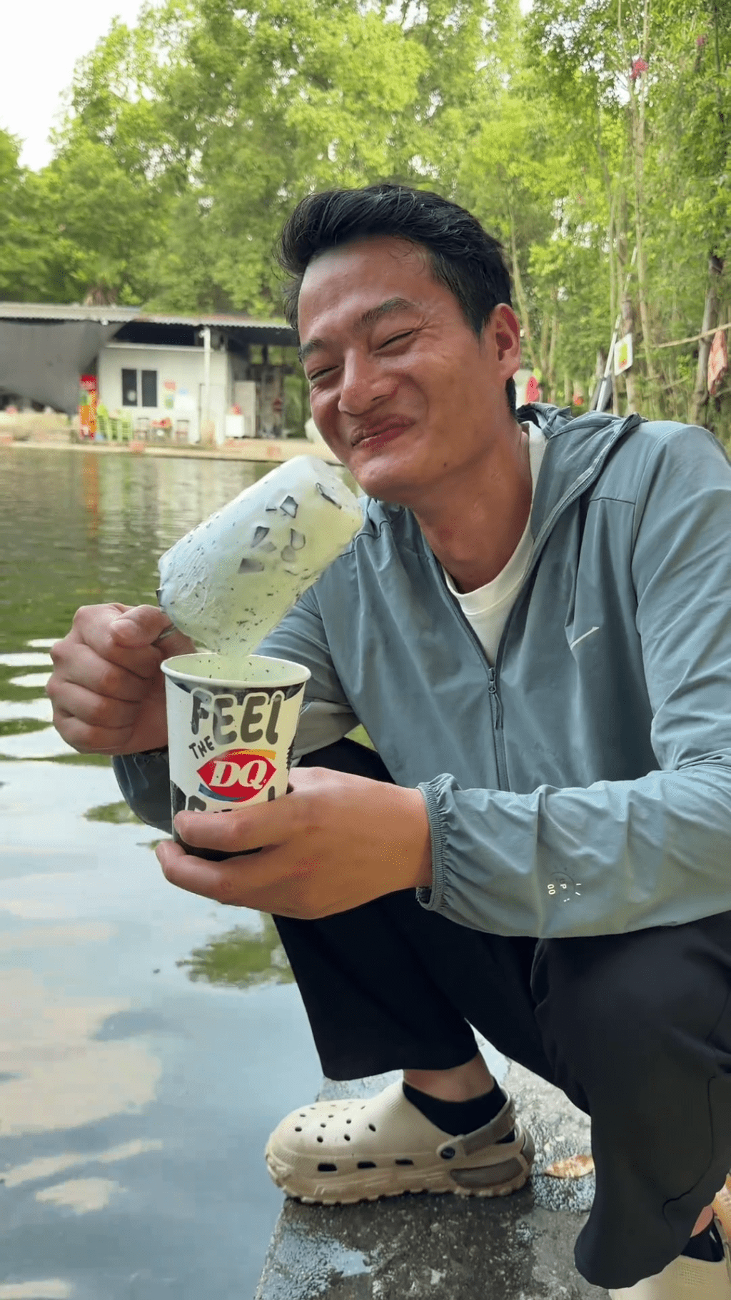雪糕钓鱼影片疯传，画面效果甚夸张。