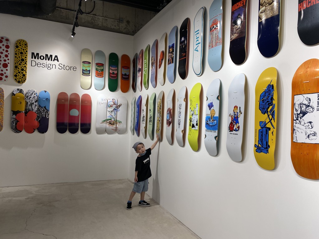 龙仔建议家长于滑板店选购滑板，某些玩具店的滑板并不符合规格。