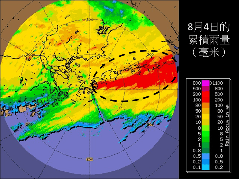 2025年8月4日香港及鄰近地區的雨量分佈圖（根據雷達數據估算）。圖中以虛線標示較大雨的區域。天文台圖片