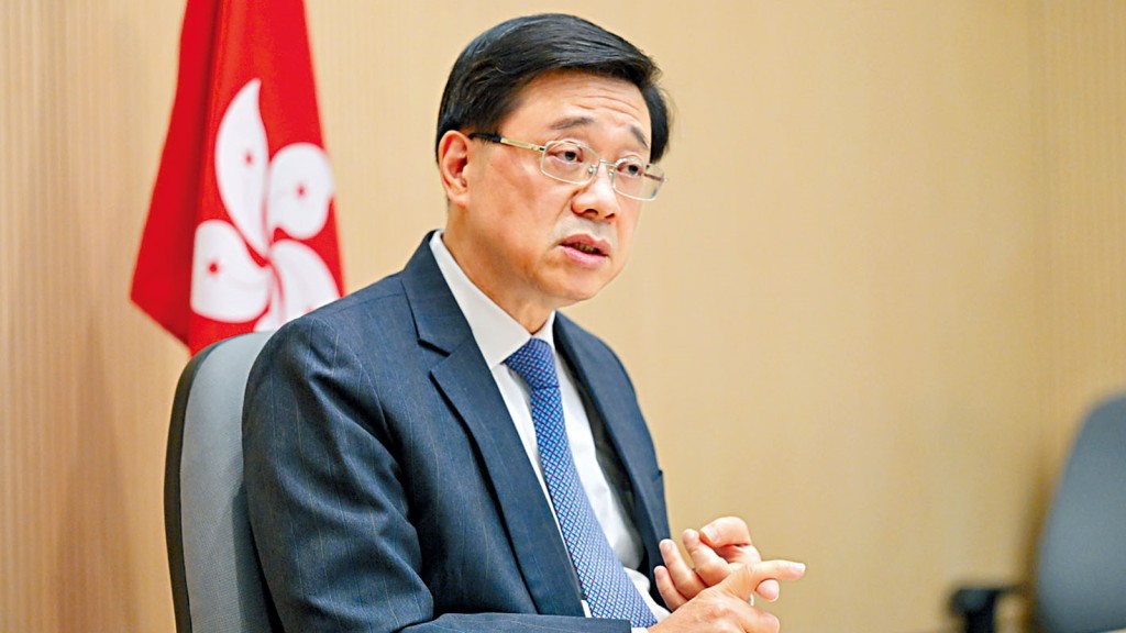 李家超向4名立法會補選當選者致賀,冀共同為香港謀發展。資料圖片