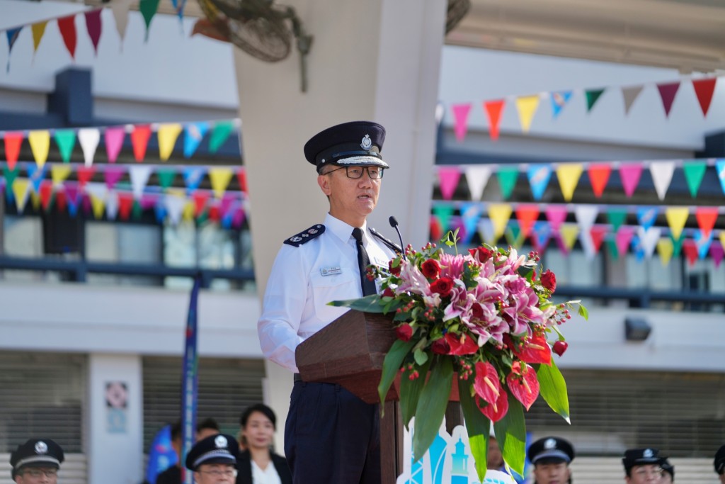 香港警務處處長蕭澤頤致辭。