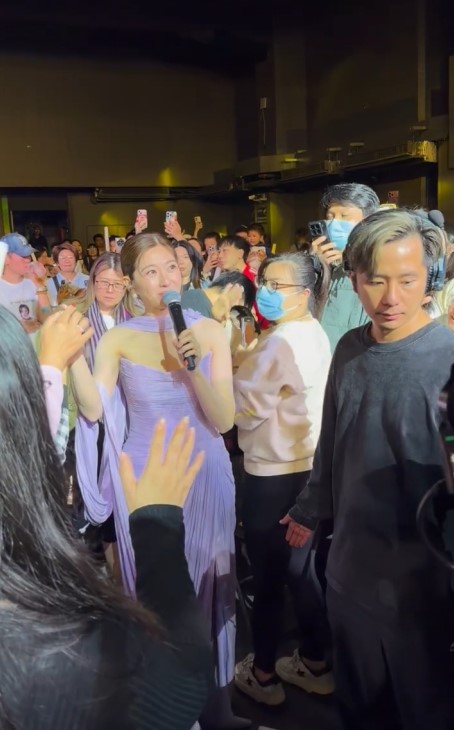 陳自瑤於內地好受歡迎。 陳自瑤於內地好受歡迎。