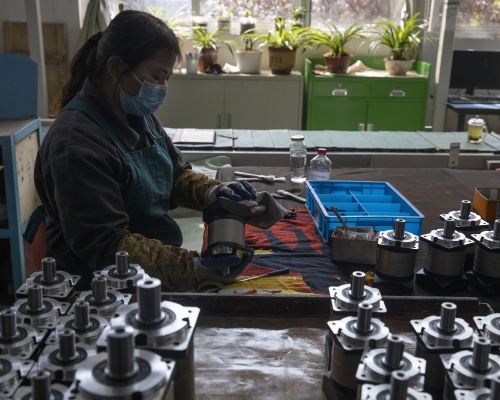 湖北宜昌试行每周2.​​5天弹性休假。 AP