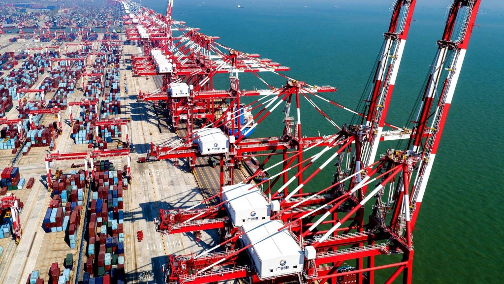 美國將部分對華關稅豁免期延長至2026年11月10日。 新華社