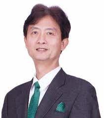 卢仲辉为富衡珠宝行有限公司董事长。