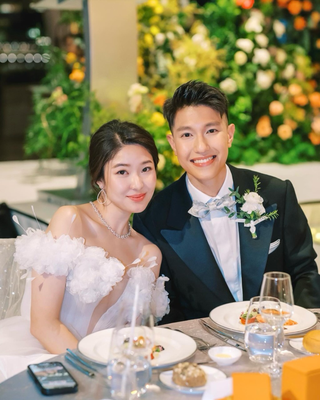 許惠菁去年12月與學霸金融材俊男友Shane結婚！