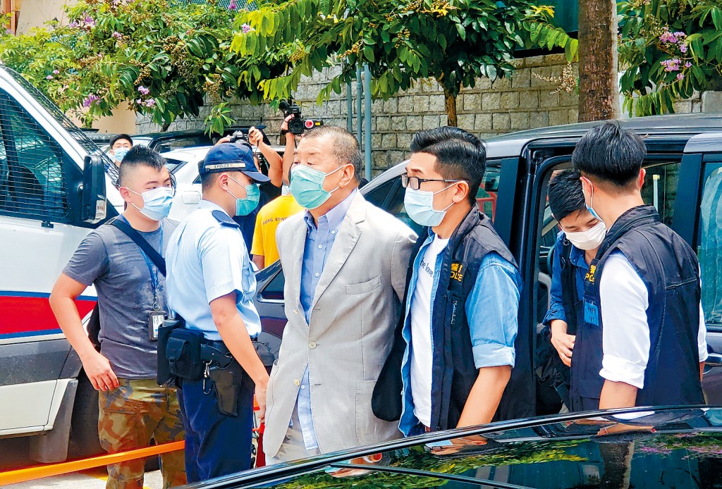 法官杜麗冰重申法庭不會斷章取義,不會僅憑文章出現「制裁」一詞定罪,會綜觀語境、兼顧新聞自由及言論自由原則再作判斷。