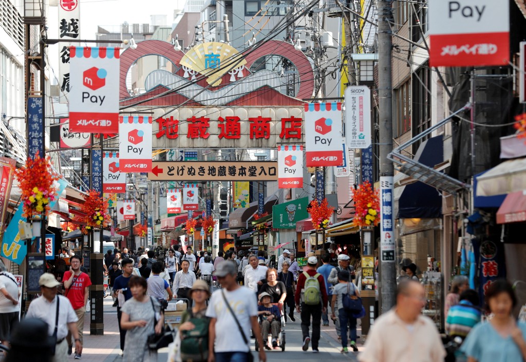 今年到访日本的外国人次累计已超过2000万人。路透社