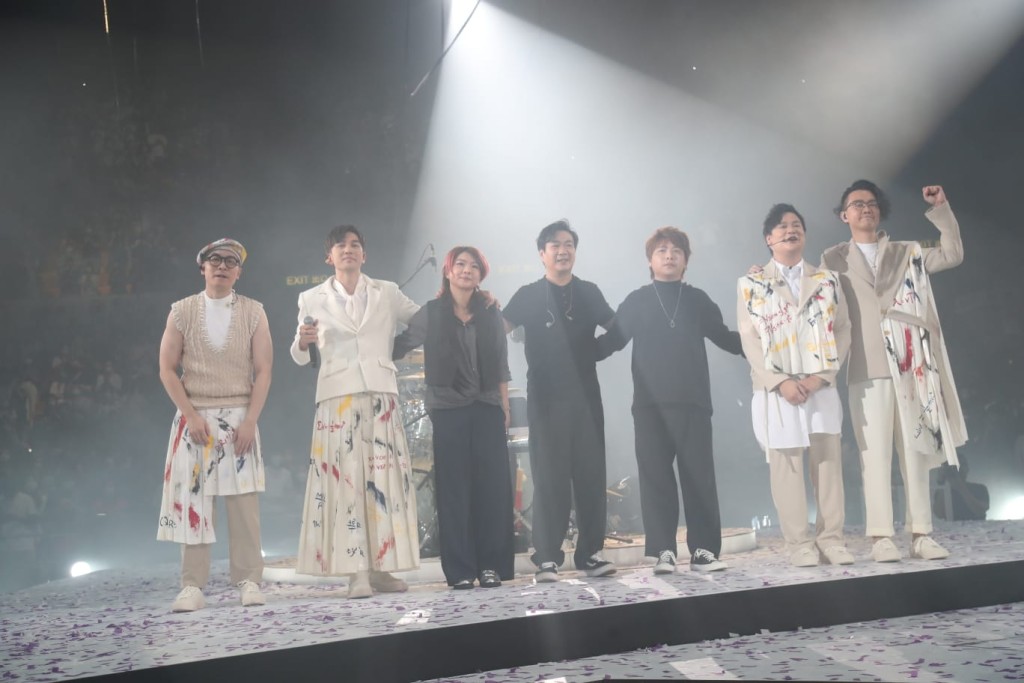 Dear Jane感激fans多年来的支持,希望大家可以陪他们一直走下去。