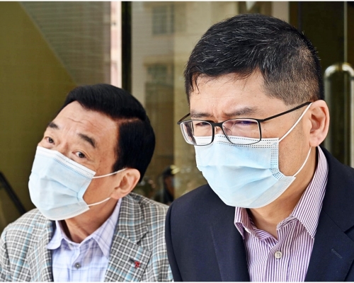 范鴻齡(左)和高拔陞均呼籲市民盡快接種新冠疫苗。