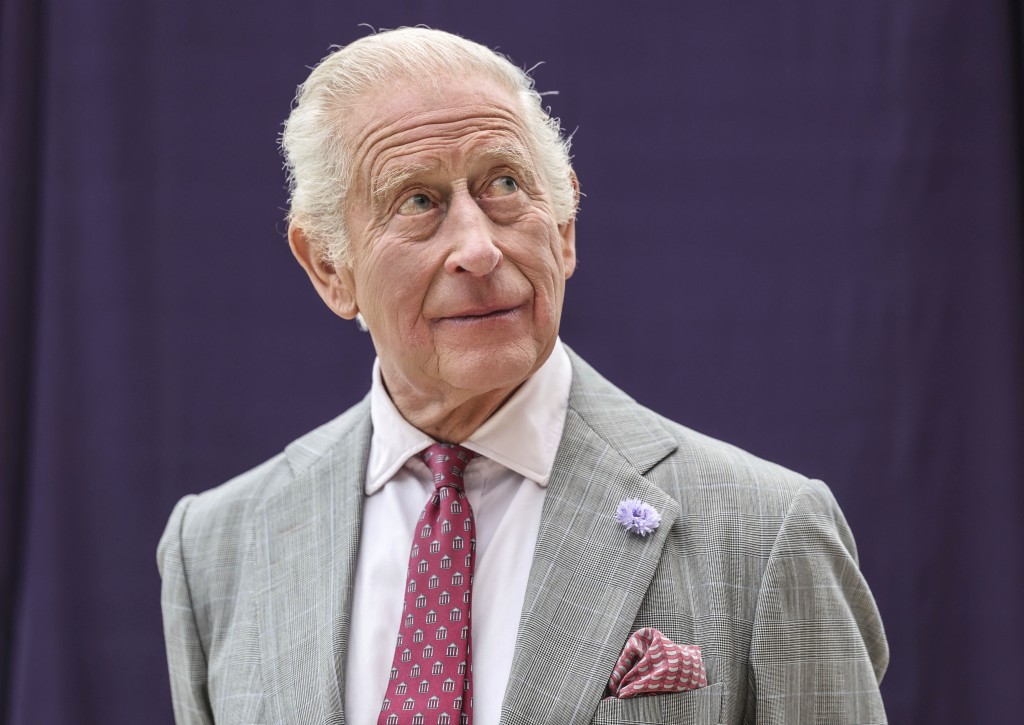 特朗普预计于周三跟英王查理斯三世会面。美联社 特朗普预计于周三跟英王查理斯三世会面。美联社