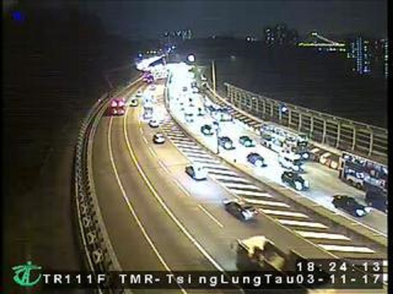屯門公路近青龍頭。