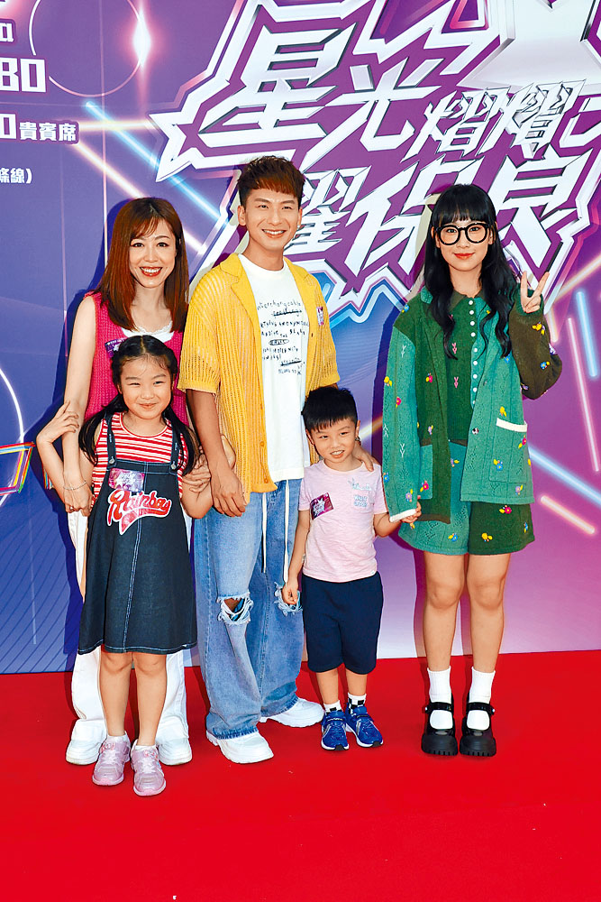 吉吉老婆、仔女齊捧場，仔仔與Gigi合照時好緊張。