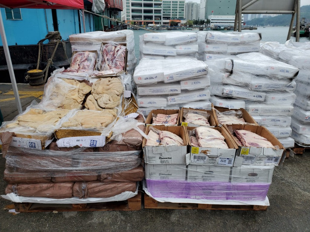 海關檢獲約162公噸懷疑走私凍肉。