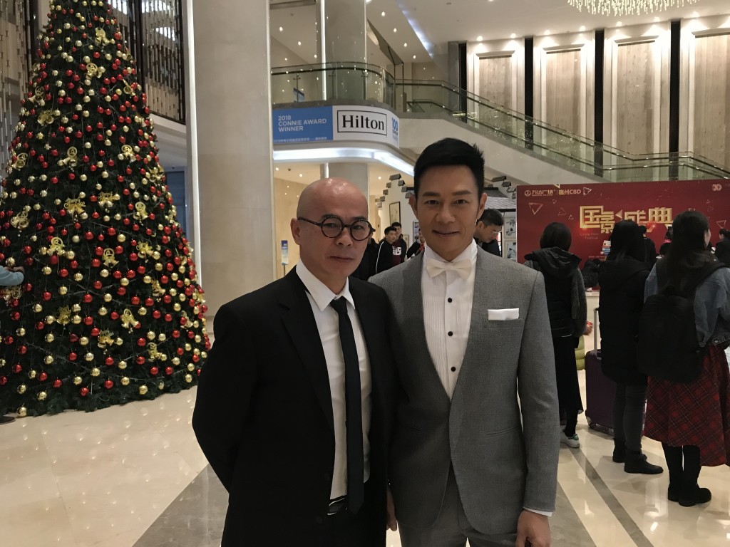 熊欣欣面对10多年后更成熟的辉哥，两人即话当年。