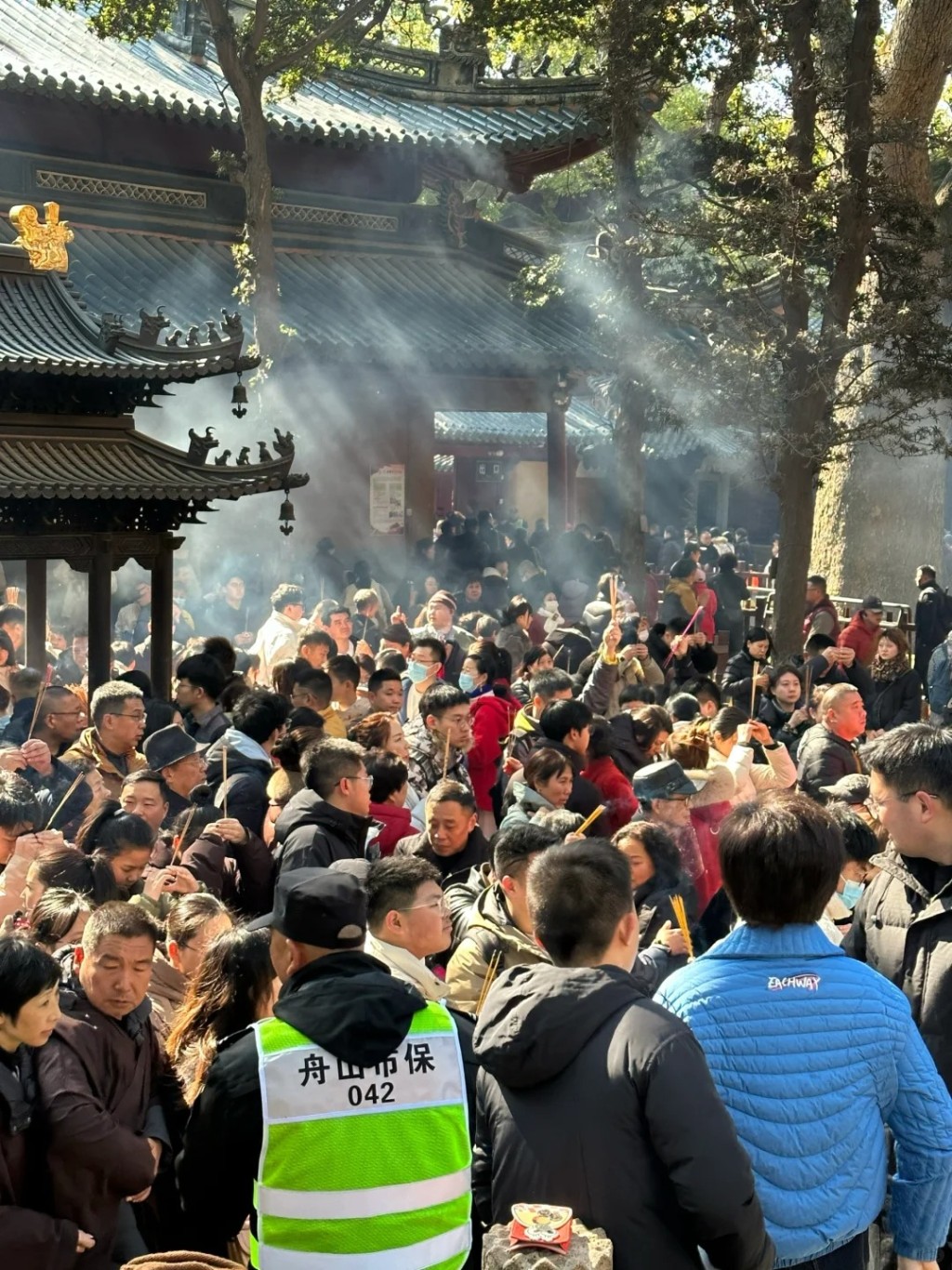 普陀山是中國4大佛教名山，每到農曆新年均有萬計善信湧來上香。