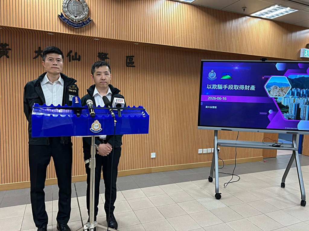 警方交代案情。曾志恆攝 警方交代案情。曾志恆攝