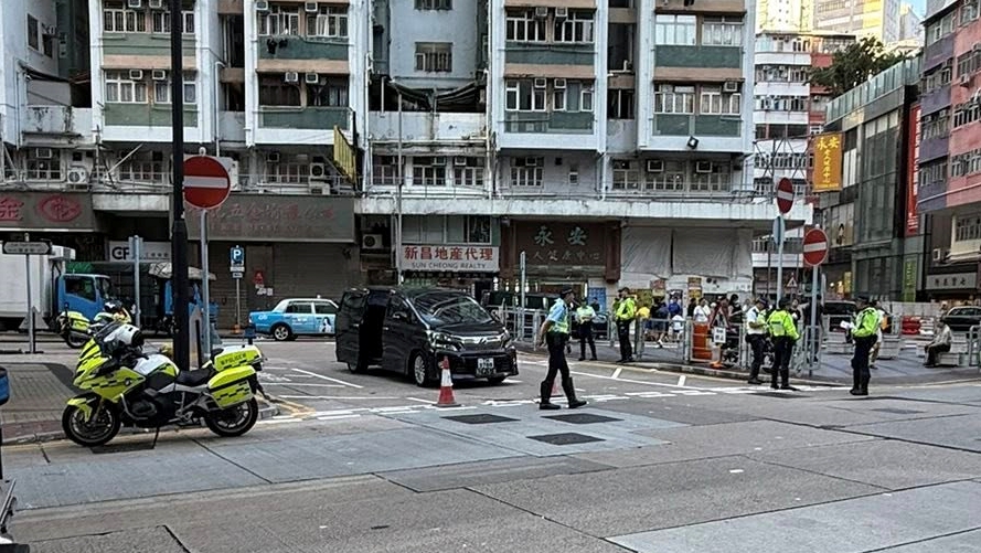 現場為旺角橡樹街及埃華街交界。FB：車cam L（香港群組）
