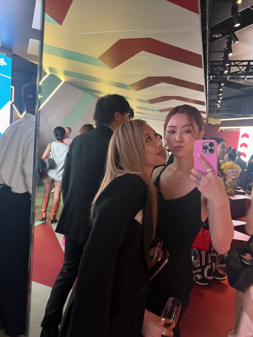 陳瀅早前更新IG，以英文寫道「這是一個開心的9月」。