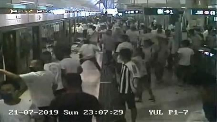 江永祥承認,鐵路警區控制中心可以即時看到港鐵閉路電視片段。港鐵片段截圖