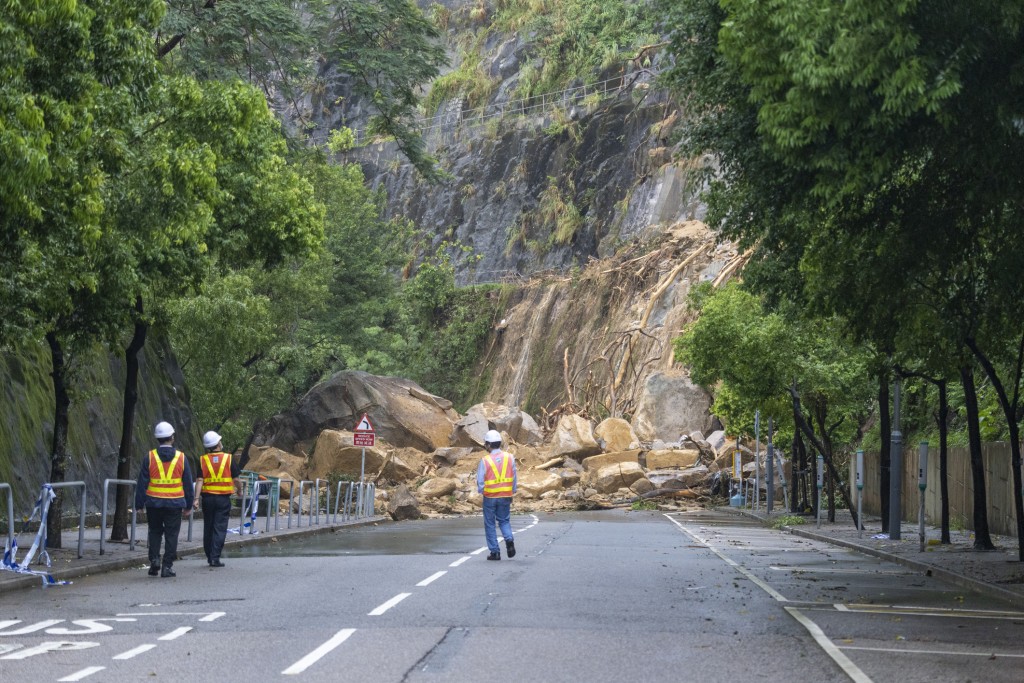 政府已制定多項跟進措施，包括今年運用人工智能山泥傾瀉警告系統等。政府新聞處