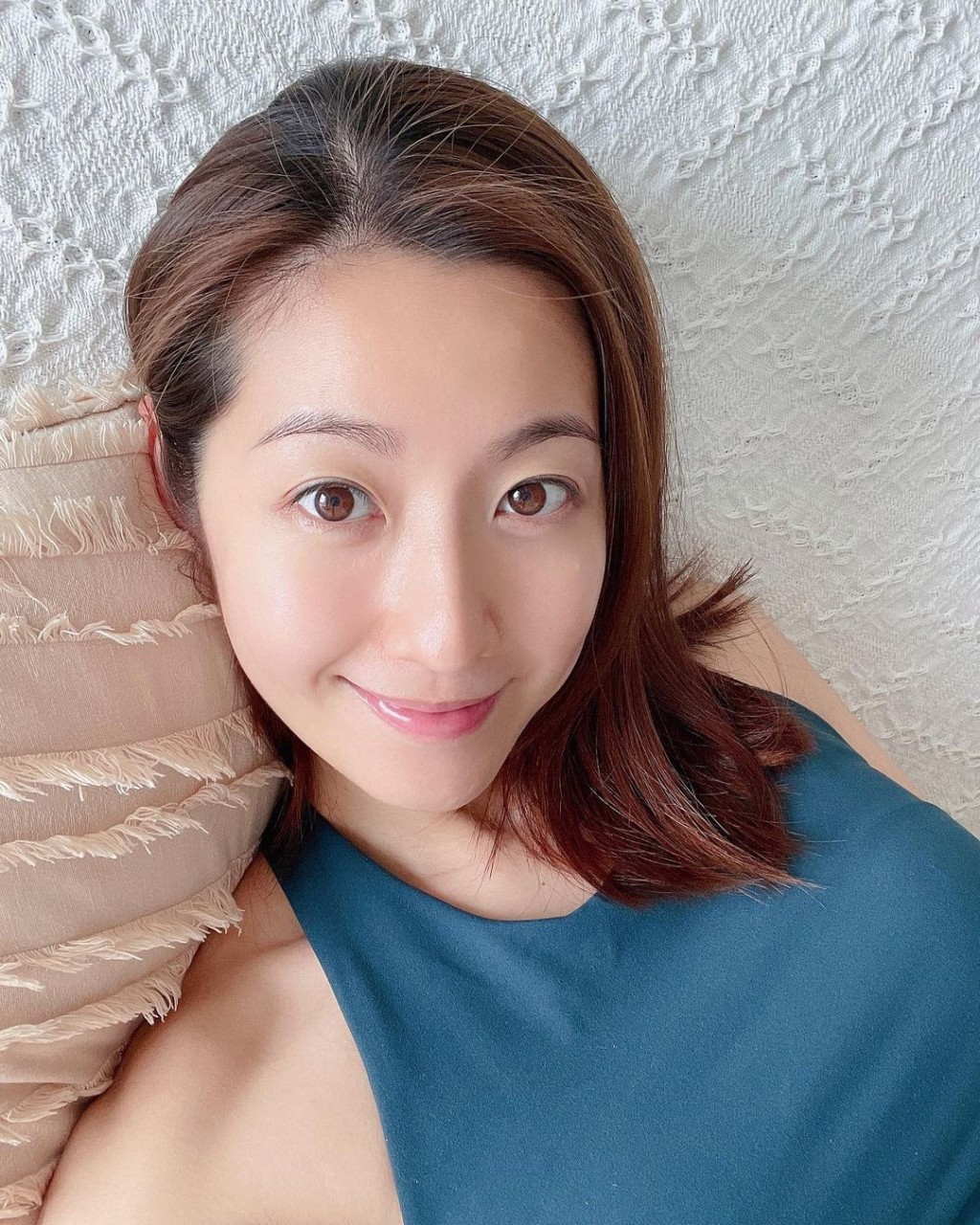 陈自瑶41岁保养得宜。