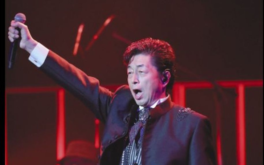 中村雅俊昨晚在東京舉行出道45周年演唱會。