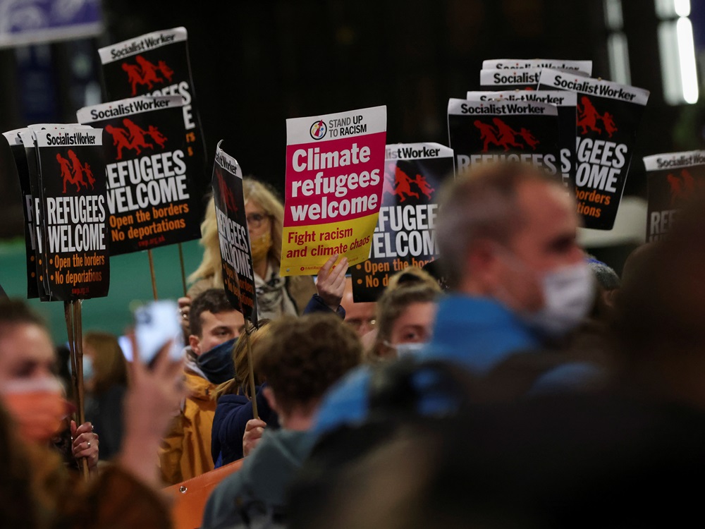 示威都要求與會關注氣候變化危機。路透社圖片