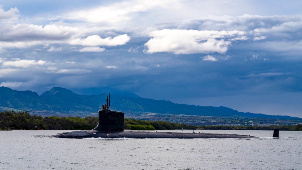 2018年3月17日，第15艘維珍尼亞級快速攻擊潛艇「科羅拉多號」（USS Colorado，SSN 788）在位於康涅狄格州的新倫敦海軍潛艇基地舉行服役儀式。 美聯社