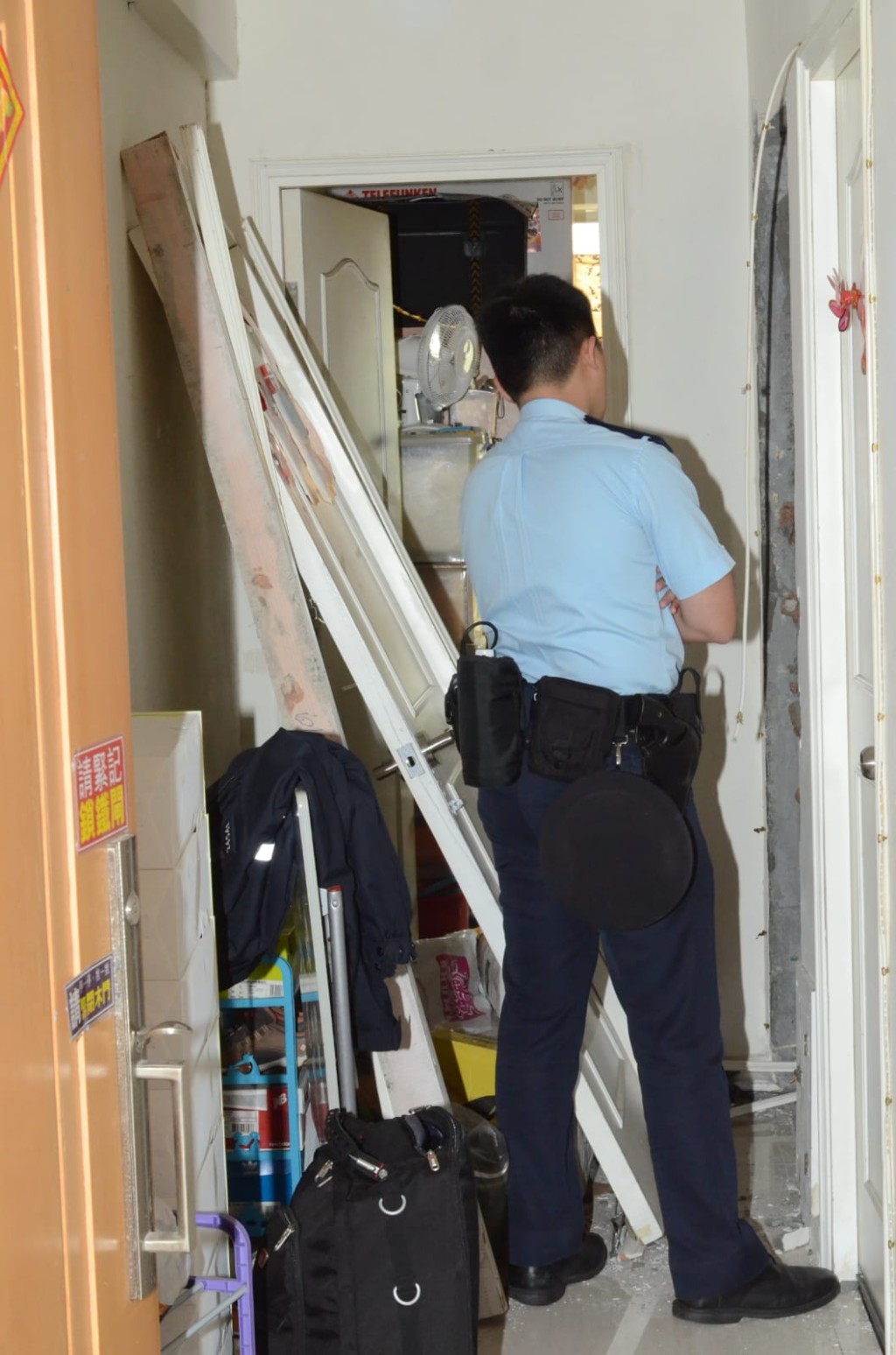 警方相信是熱水爐爆炸。