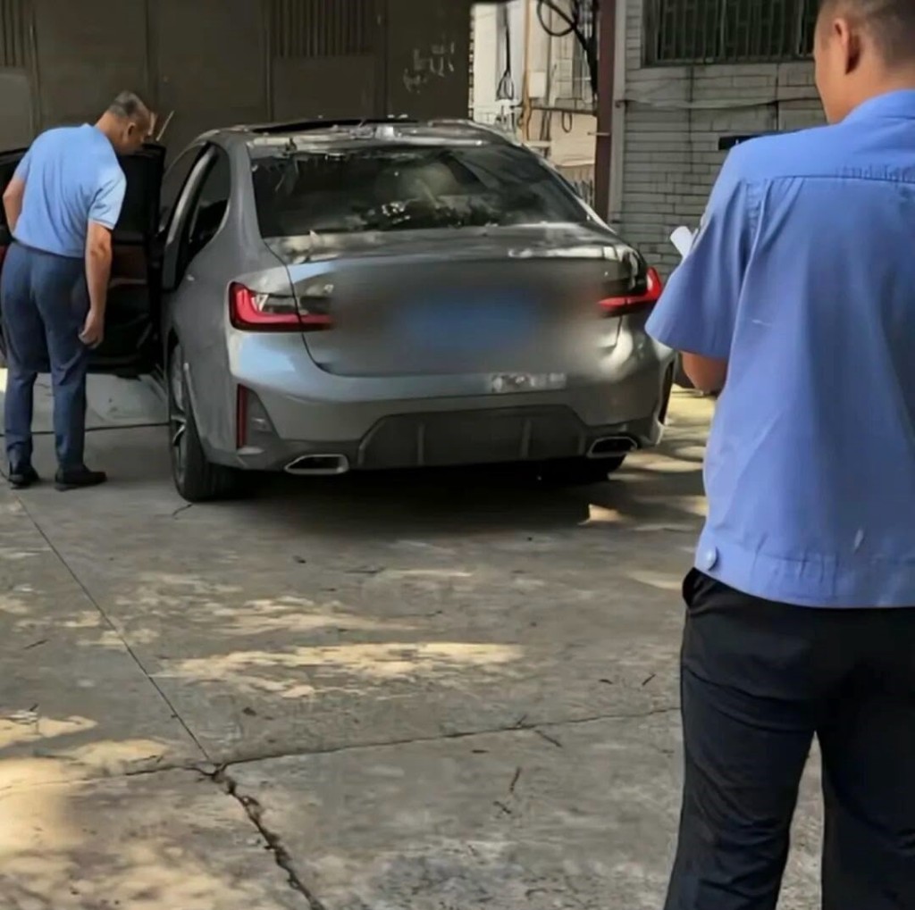 警方到场处理坠楼事故。风芒新闻
