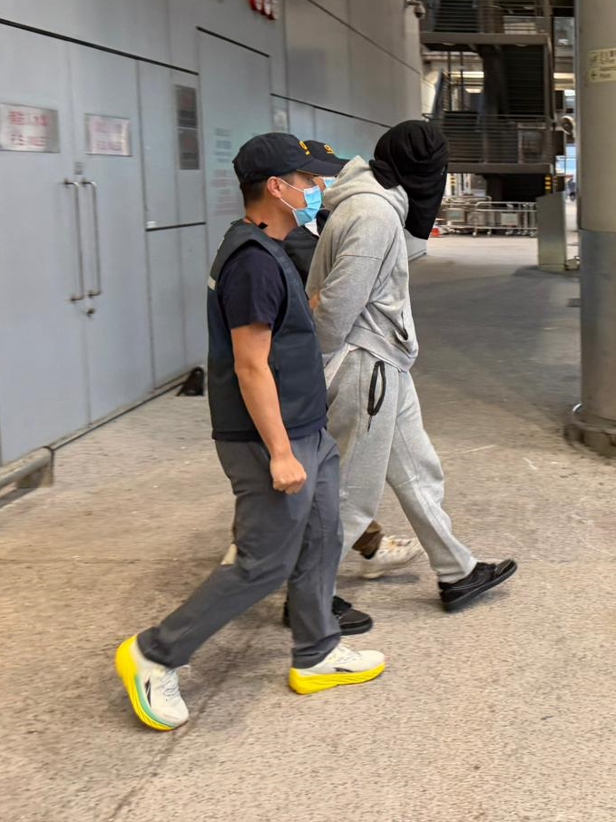 被捕27歲外籍男子報稱商人。曾志恆攝 被捕27歲外籍男子報稱商人。曾志恆攝