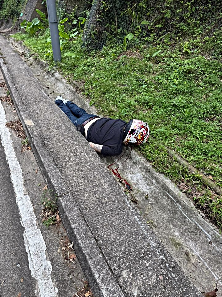 鐵騎士昏迷去水渠。網圖
