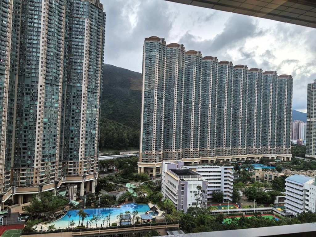 东涌屋苑升荟7座中层D室，实用面积671方呎，现以790万放盘。