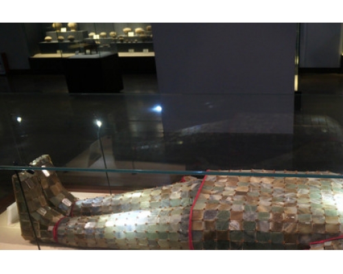 銅縷玉衣保存相當完好。